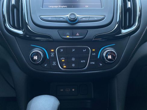 Certified 2023 Chevrolet Equinox RS image 3