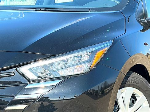 Certified 2025 Nissan Versa S w/ Trunk Package image 4