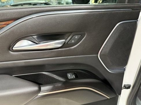 Used 2023 Cadillac Escalade ESV Premium Luxury w/ Performance Package image 28