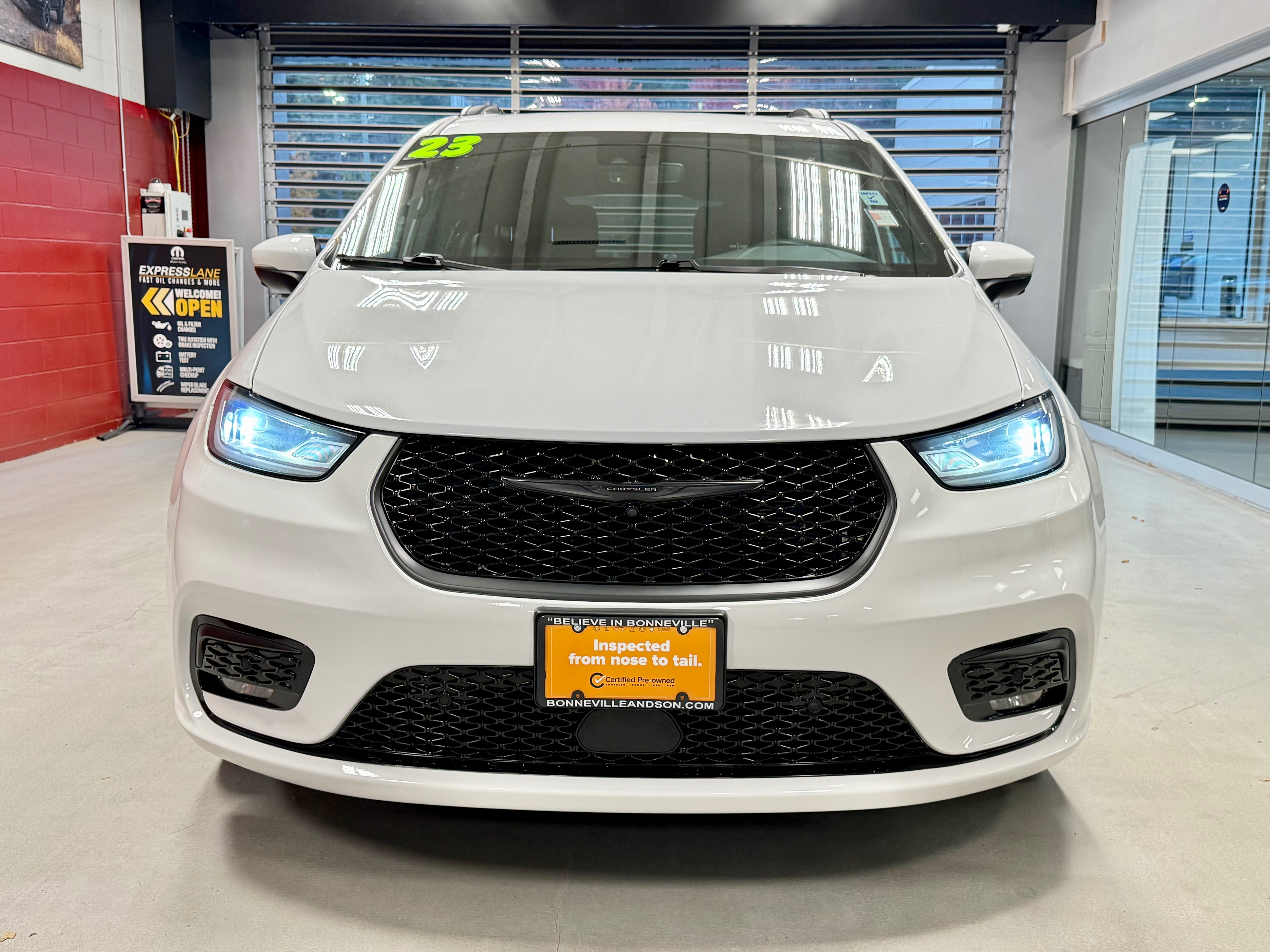 Certified 2023 Chrysler Pacifica Touring-L w/ Uconnect Theater Family Group AWD/4WD image 13