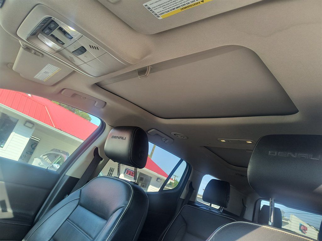 Used 2017 GMC Acadia Denali w/ Technology Package AWD/4WD image 19