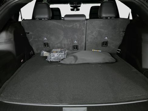 New 2025 Jeep Wagoneer S Launch Edition image 31