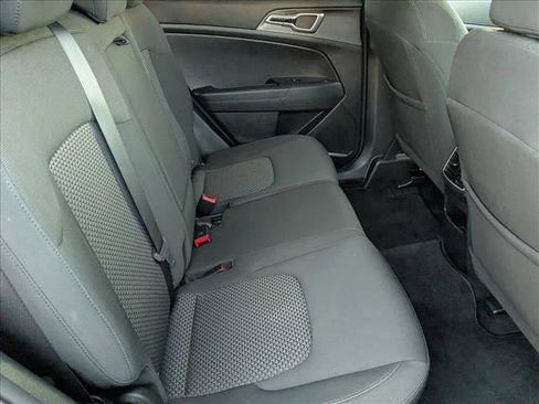 Used 2023 Kia Sportage LX image 19