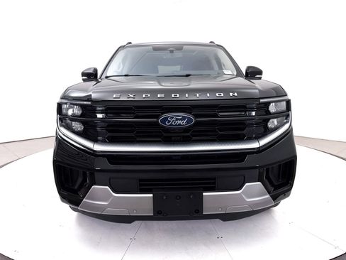 Used 2025 Ford Expedition Platinum AWD/4WD image 16