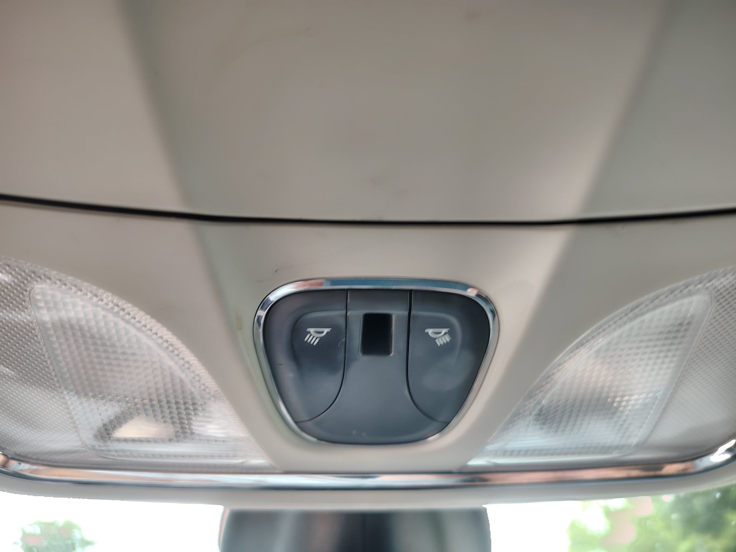 Used 2019 Jeep Cherokee Limited AWD/4WD image 37