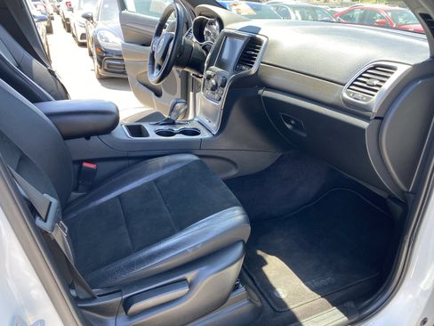 Used 2017 Jeep Grand Cherokee Altitude AWD/4WD image 21