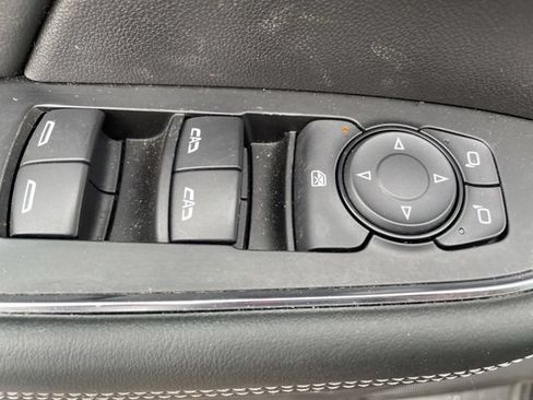 Used 2023 Buick Envision Essence w/ Sport Touring Package FWD image 11