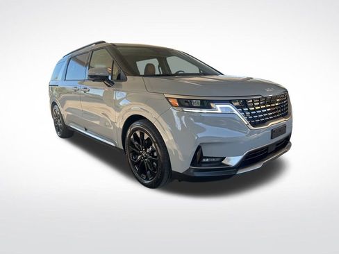 Certified 2024 Kia Carnival SX image 3