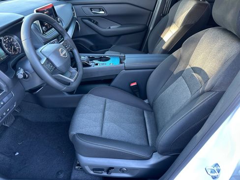 New 2026 Nissan Rogue SV image 9