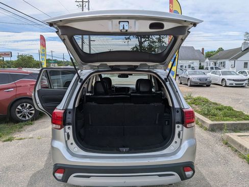Used 2020 Mitsubishi Outlander SE FWD image 28