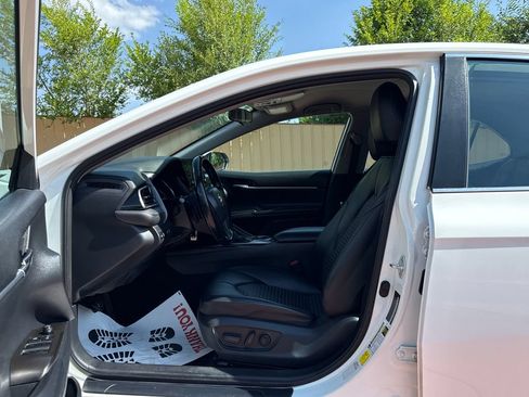 Used 2022 Toyota Camry SE FWD image 8
