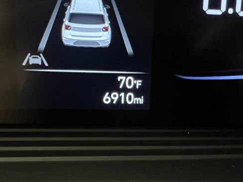 Used 2024 Hyundai Venue SEL FWD image 17