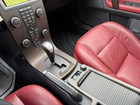 Used 2012 Volvo C70 T5 w/ Climate Pkg image 16