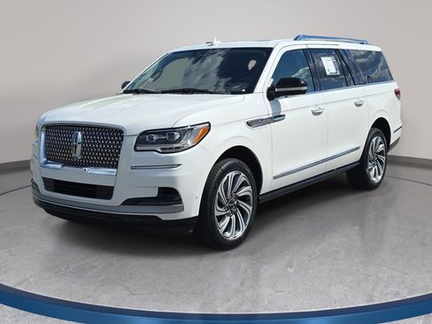 Certified 2024 Lincoln Navigator L Reserve AWD/4WD image 1