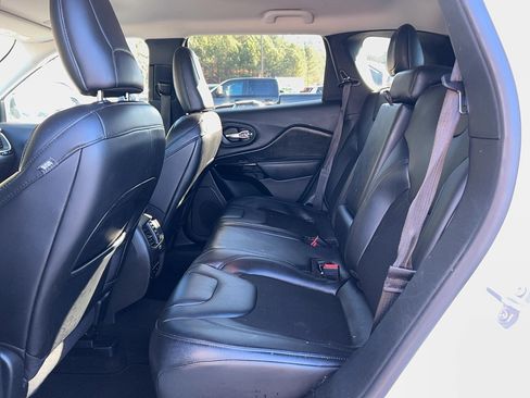 Used 2020 Jeep Cherokee Latitude Plus image 26