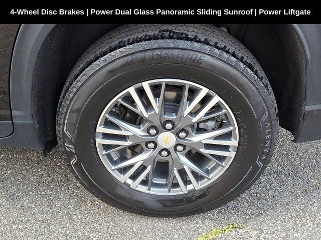 Used 2024 Chevrolet Traverse LT AWD/4WD image 14