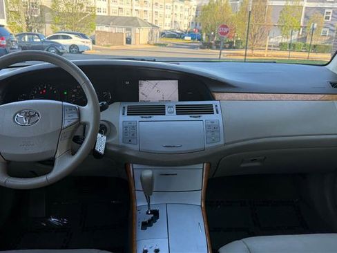 Used 2007 Toyota Avalon XLS image 25