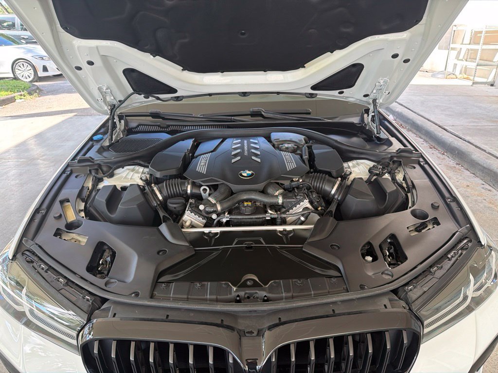 Used 2021 BMW M550i xDrive w/ Premium Package AWD/4WD image 12