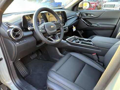 New 2026 Chevrolet Equinox LT w/ Convenience Package II image 1