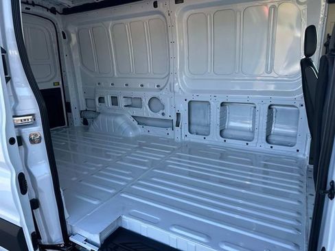 New 2025 Ford Transit 250 148 Medium Roof image 31