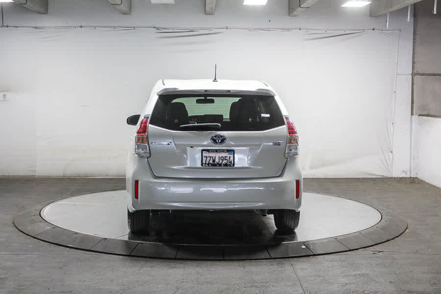 Used 2016 Toyota Prius V Two FWD image 5