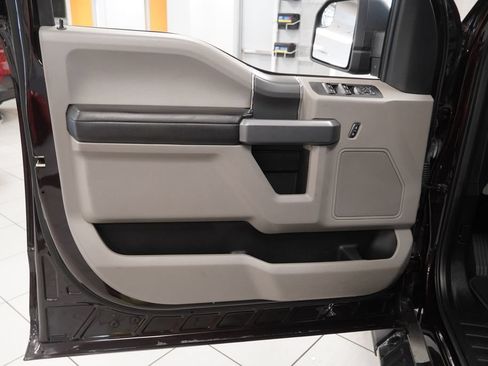Used 2018 Ford F150 XLT w/ Equipment Group 302A Luxury AWD/4WD image 16