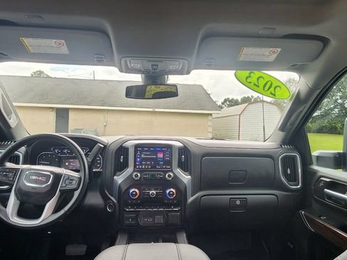 Used 2023 GMC Sierra 2500 SLT w/ SLT Premium Package AWD/4WD image 19