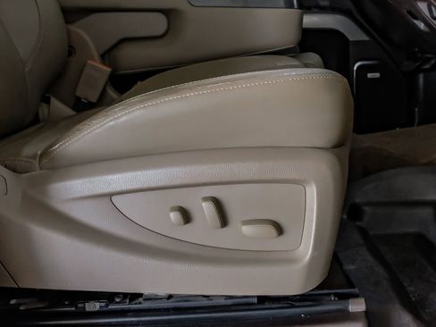 Used 2018 Chevrolet Silverado 2500 LTZ w/ Duramax Plus Package image 32