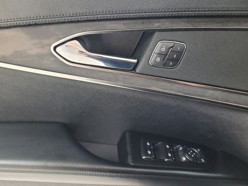 Used 2019 Lincoln Nautilus Select w/ Cargo Utility Package FWD image 27