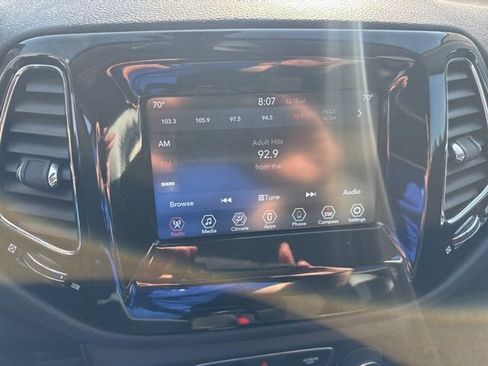 Used 2020 Jeep Compass Latitude image 17