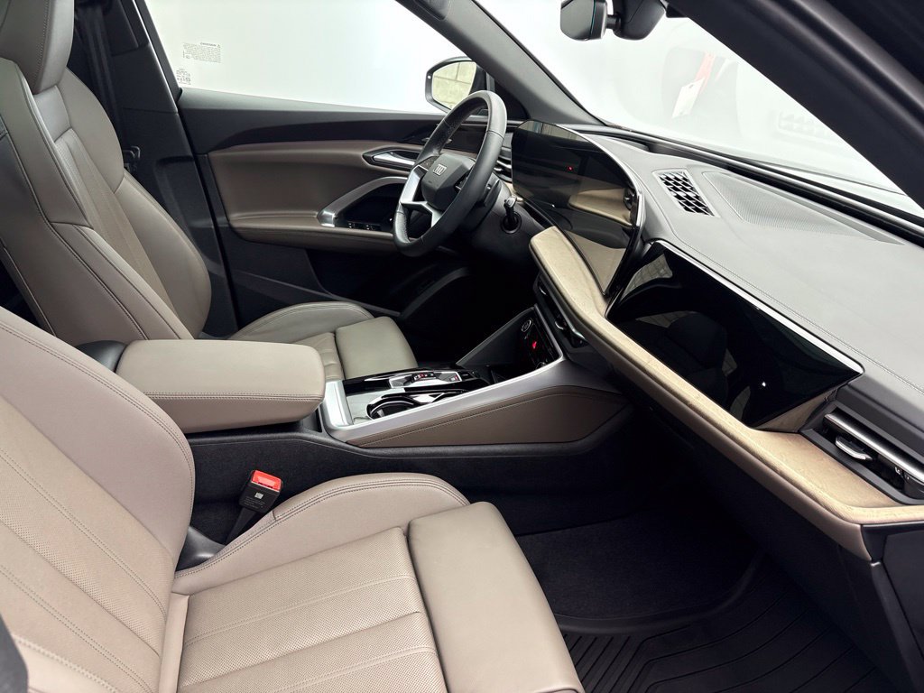 Used 2025 Audi Q5 Premium AWD/4WD image 27