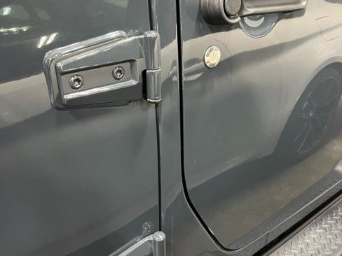 Used 2018 Jeep Wrangler Unlimited Sport S AWD/4WD image 23