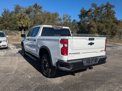 Used 2022 Chevrolet Silverado 1500 ZR2 w/ Technology Package image 7