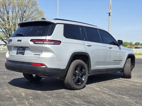 Used 2024 Jeep Grand Cherokee L Limited w/ Black Appearance Package AWD/4WD image 17