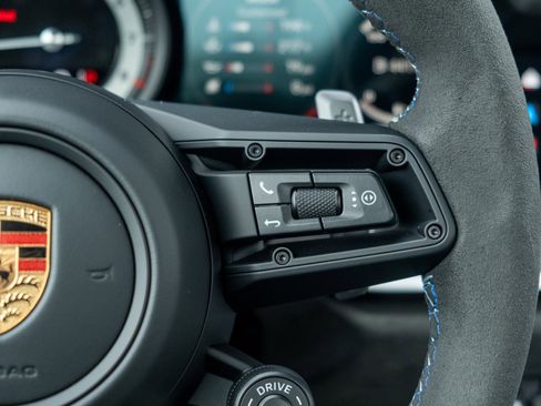 Certified 2024 Porsche 911 Dakar image 40