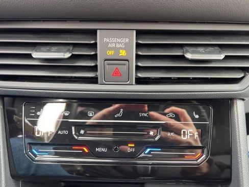 Used 2025 Volkswagen Jetta Sport image 21