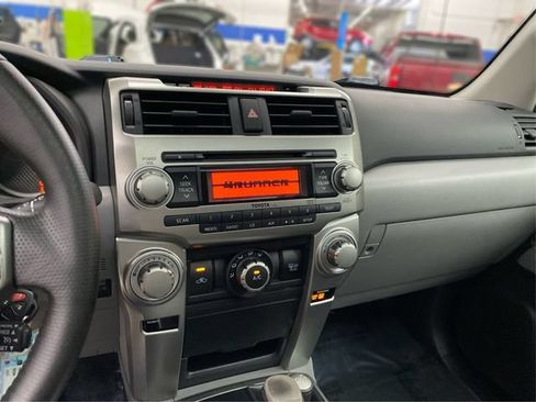 Used 2011 Toyota 4Runner SR5 w/ Premium Pkg w/Leather AWD/4WD image 31