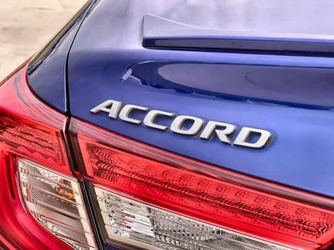 Used 2019 Honda Accord Sport image 8