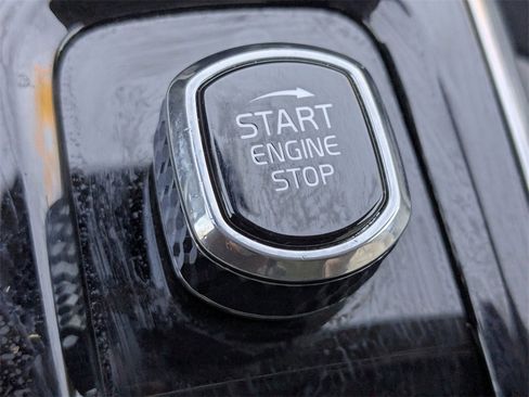 Certified 2024 Volvo XC90 T8 Plus w/ Protection Package Premier image 31