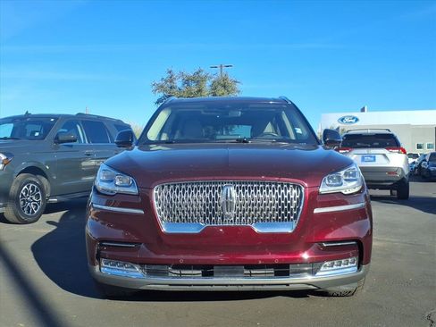 Used 2020 Lincoln Aviator Reserve w/ Equipment Group 202A image 2