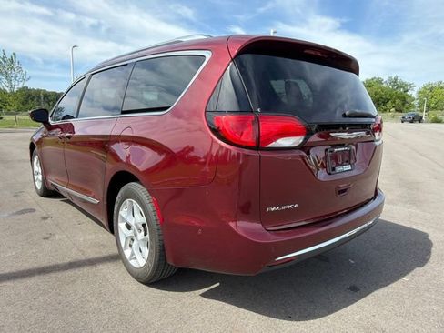 Used 2017 Chrysler Pacifica Touring-L Plus w/ Advanced Safetytec Group FWD image 12