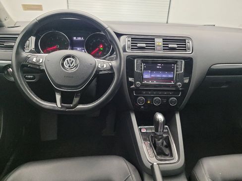 Used 2017 Volkswagen Jetta SEL Premium image 22
