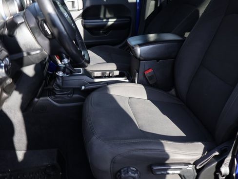 Used 2018 Jeep Wrangler Unlimited Sport S image 46