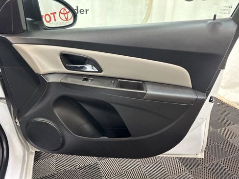 Used 2016 Chevrolet Cruze LS image 11