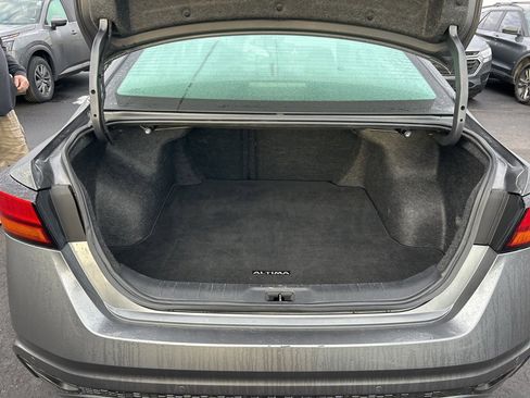 Used 2024 Nissan Altima 2.5 S image 11