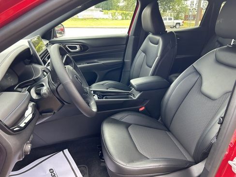 New 2025 Jeep Compass Latitude w/ Sun & Sound Group image 23