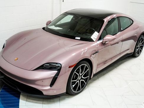 Used 2023 Porsche Taycan 4S w/ Premium Package image 16