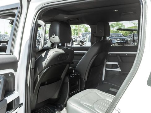 Used 2022 Land Rover Defender 110 S AWD/4WD image 25