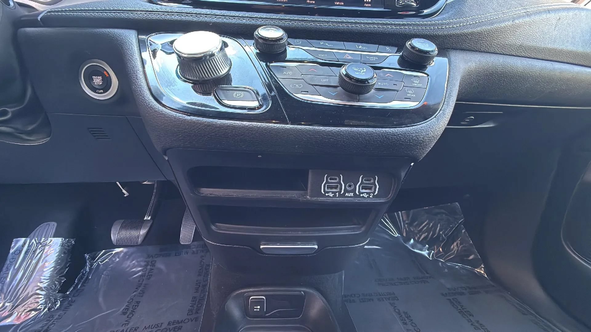 Used 2023 Chrysler Pacifica Touring FWD image 27