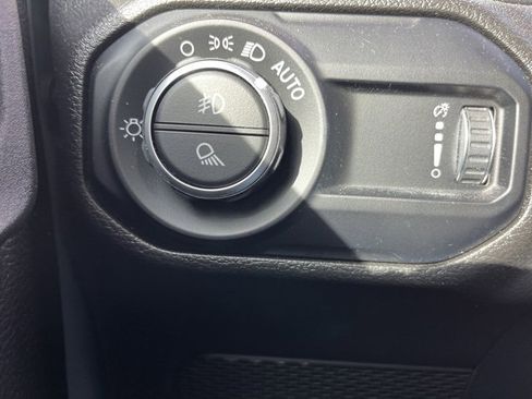 Used 2023 Jeep Gladiator Mojave w/ Cold Weather Group image 25